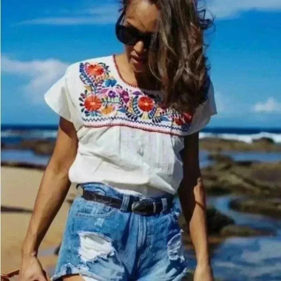 Embroidered Vintage  Mexican Shirt - Picture 6 of 7